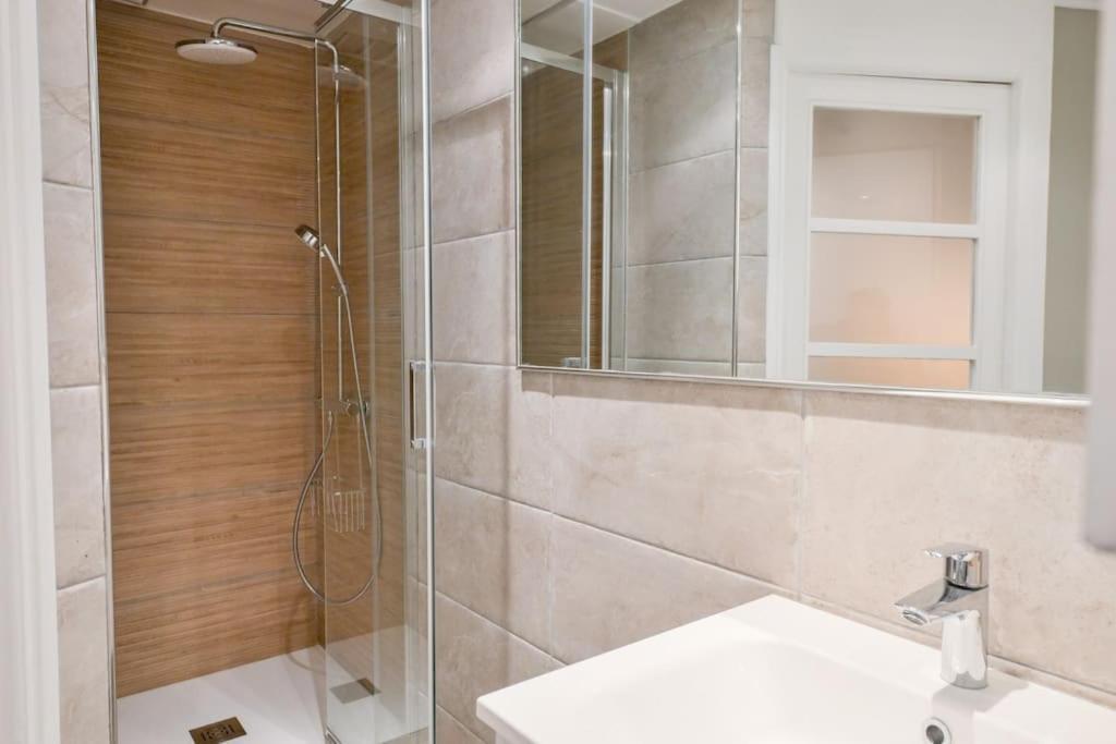 Cosy Appartement En Plein Marais Parigi Esterno foto