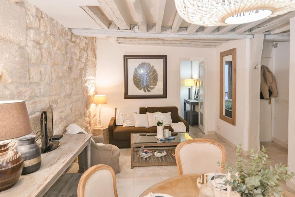 Cosy Appartement En Plein Marais Parigi Esterno foto